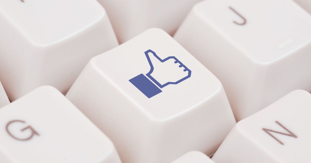 How Facebook Leverages Cloud and Data to Deliver Seamless User Experiences